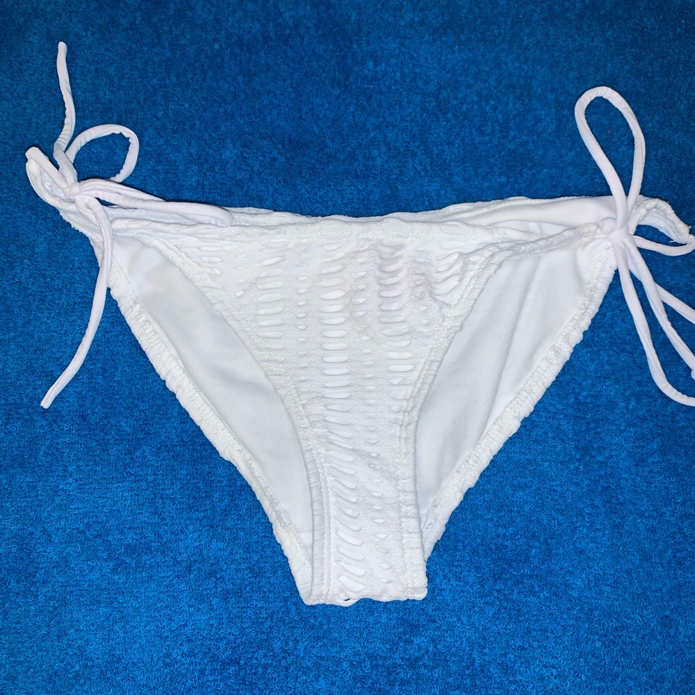 white lace size small bikini bottoms